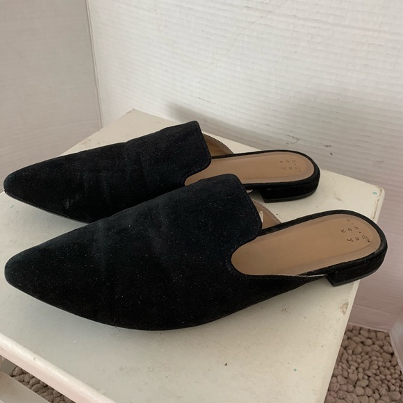 black backless shoes